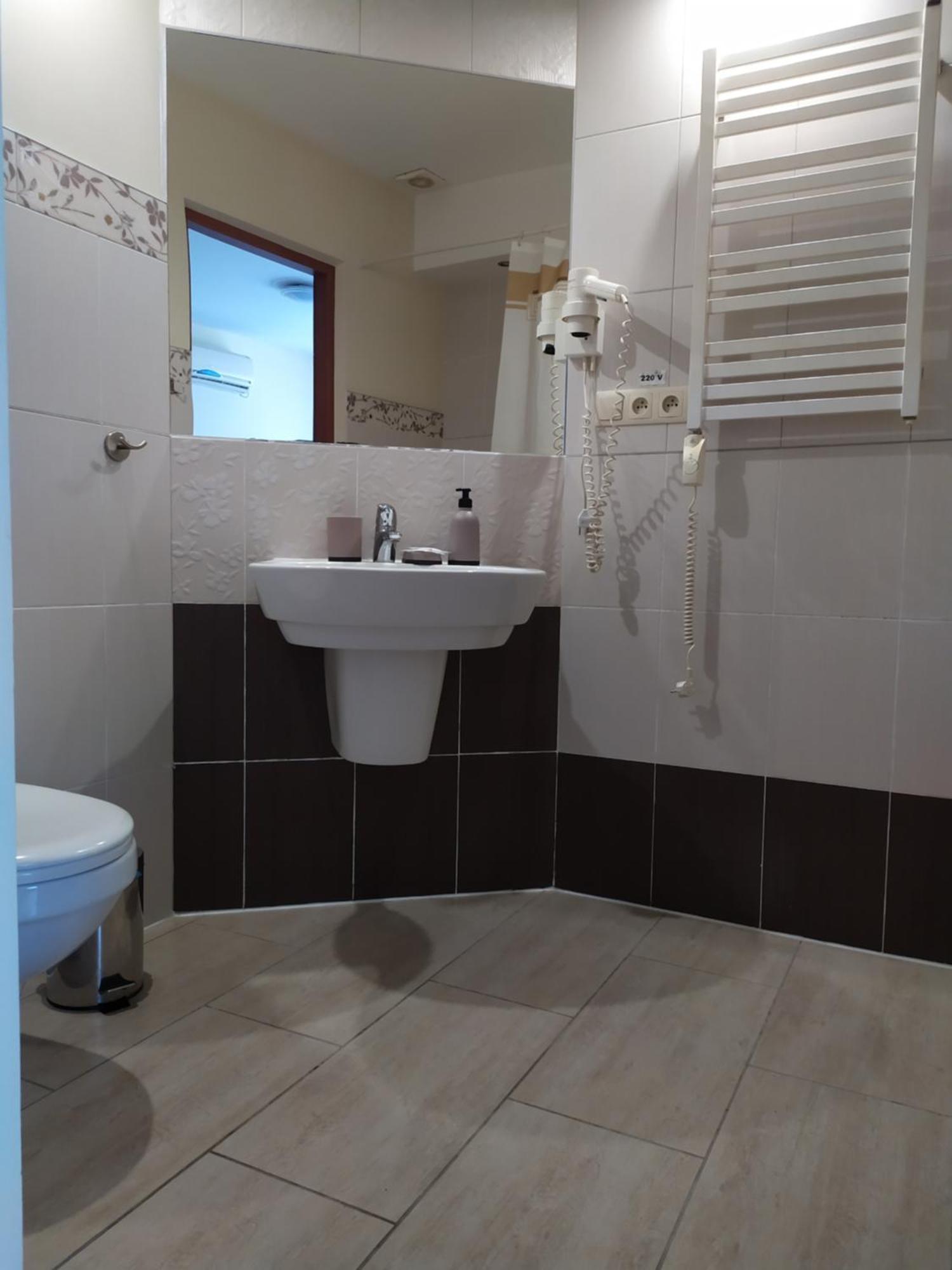 Euro Motel Lyuboml ภายนอก รูปภาพ
