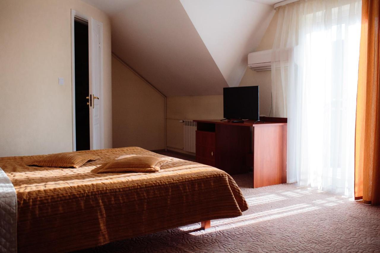Euro Motel Lyuboml ภายนอก รูปภาพ