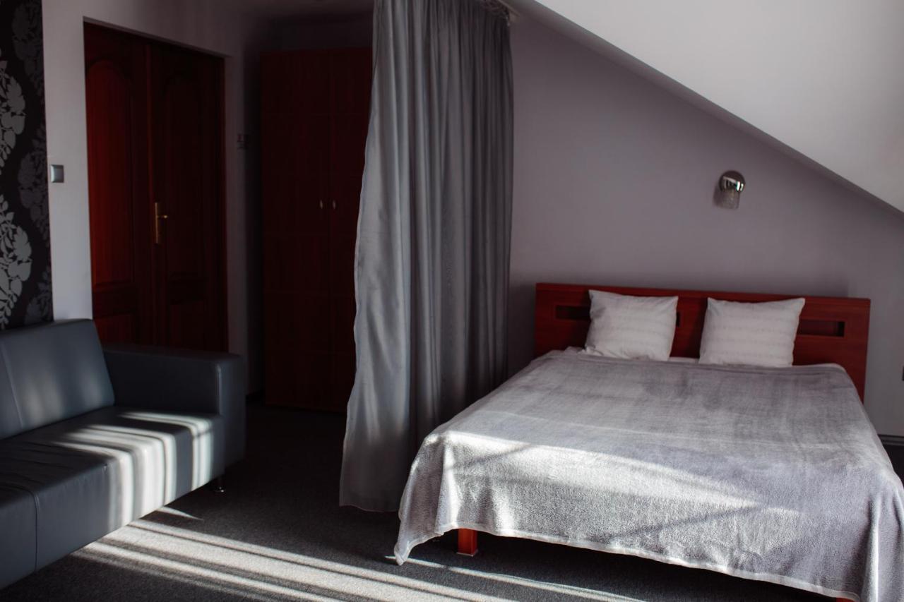 Euro Motel Lyuboml ภายนอก รูปภาพ