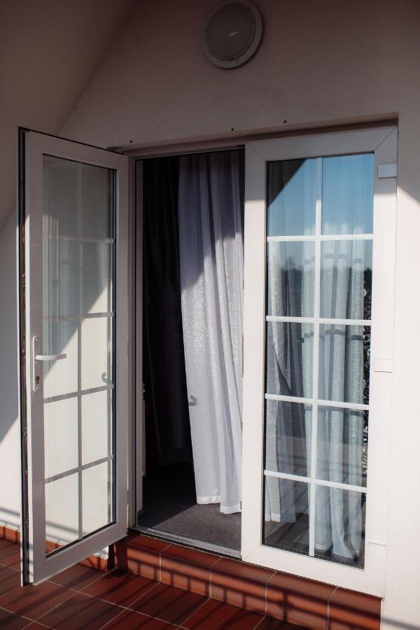 Euro Motel Lyuboml ภายนอก รูปภาพ